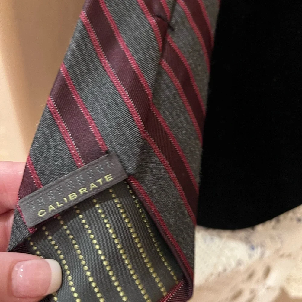 Calibrate Men's Neck Tie 100% Silk Made in USA